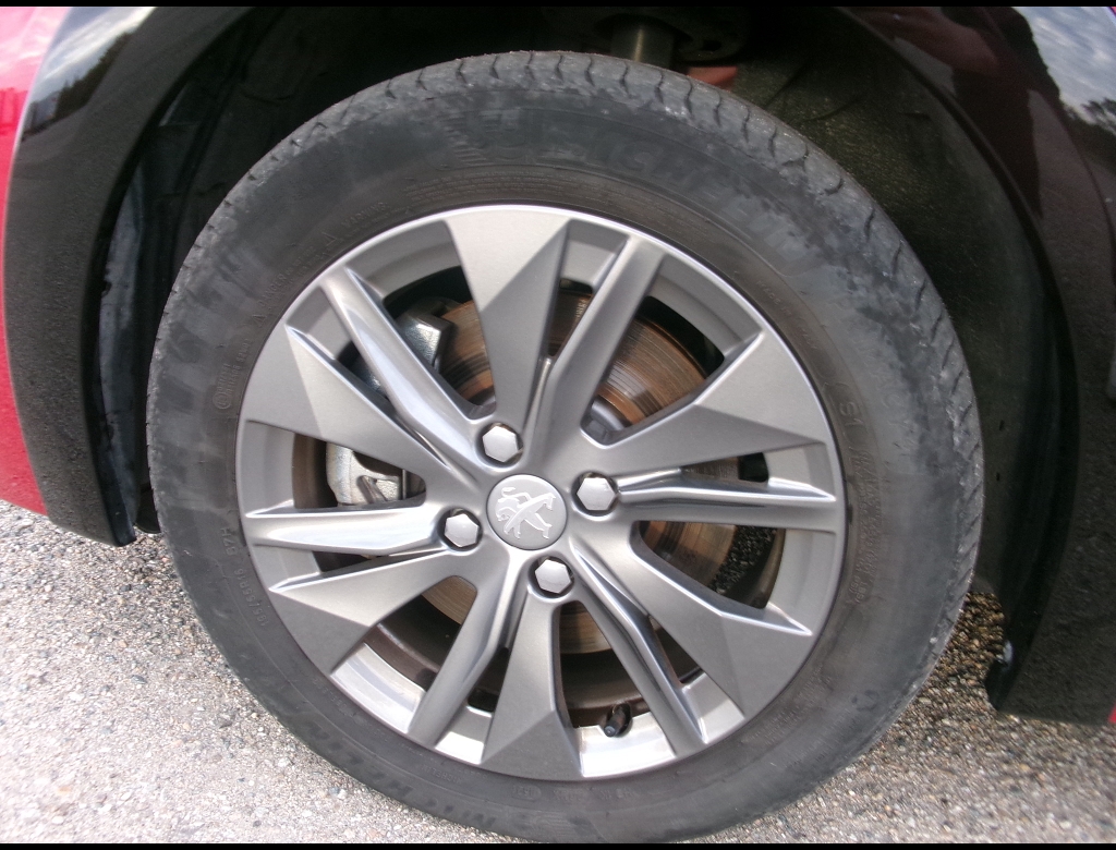 Peugeot 208 - ALLURE PACK