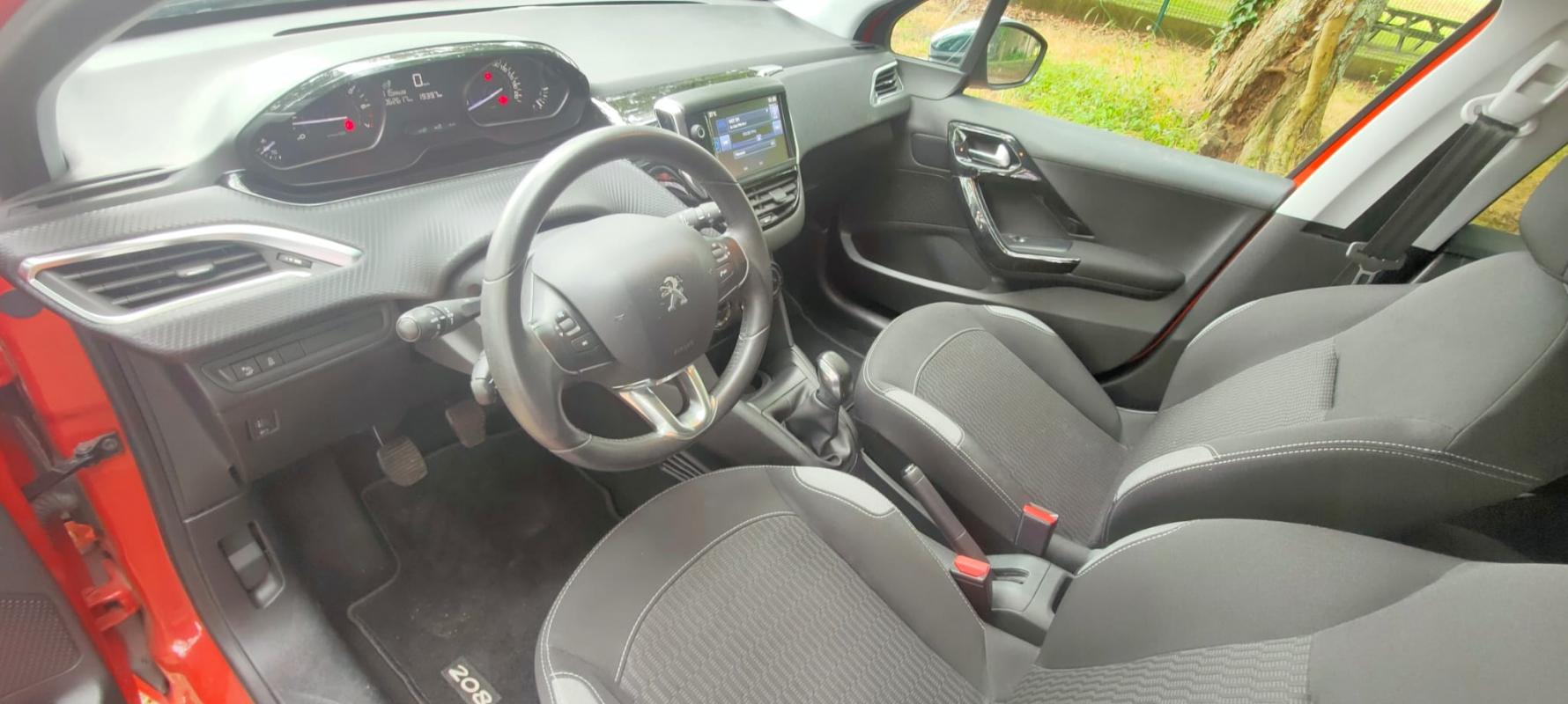 Peugeot 208 - I 1.2 VTI 82 1199cm3 82cv