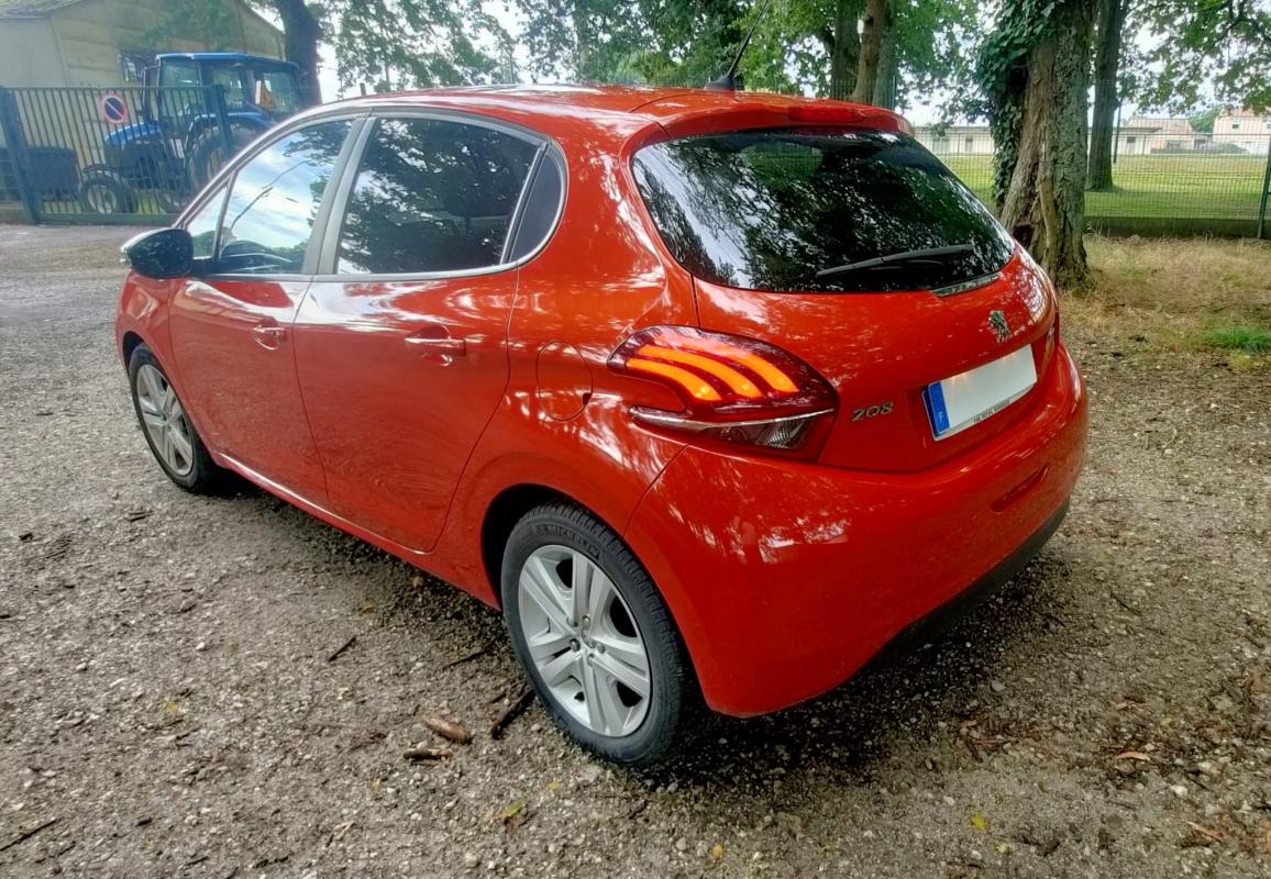 Peugeot 208 - I 1.2 VTI 82 1199cm3 82cv