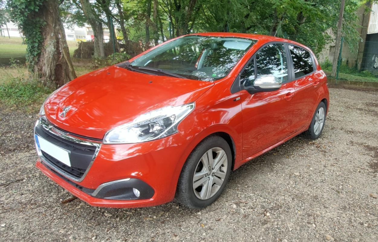 Peugeot 208 - I 1.2 VTI 82 1199cm3 82cv