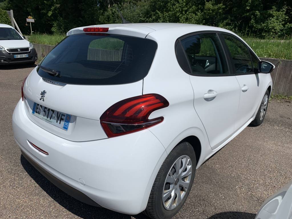 Peugeot 208 - Affaire 1.6 BLUEHDI 100 PREMIUM PACK